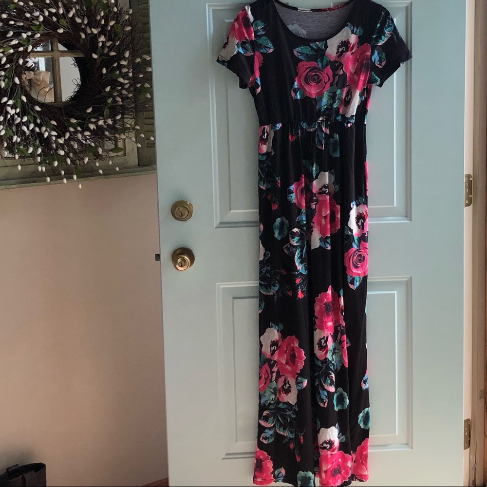 Floral short sleeve maxi dress w/pockets